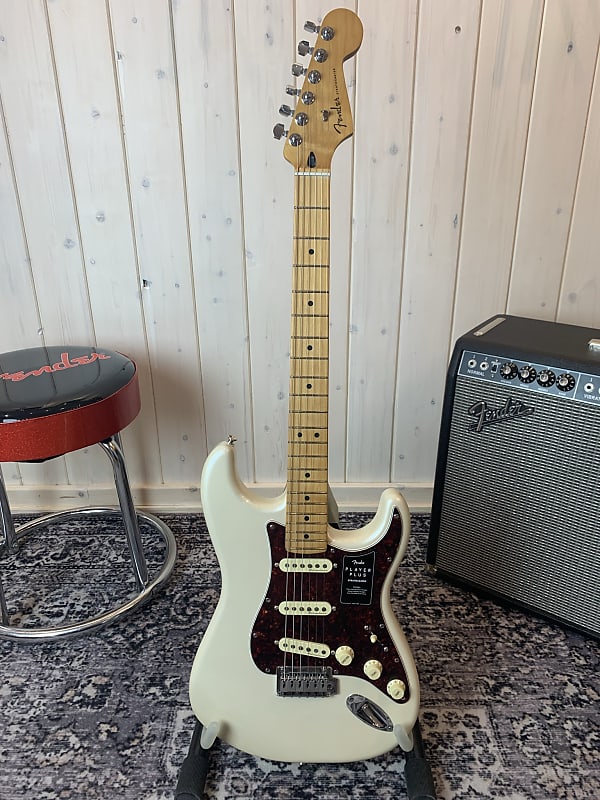 Fender Player Plus Stratocaster MN 2021 Olympic Pearl | Reverb