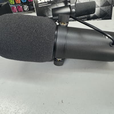Shure SM7B Cardioid Dynamic Microphone 2001 - Present - Black image 4