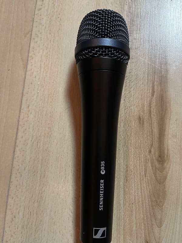 2x Sennheiser e935 Handheld Cardioid Dynamic Vocal Microphones image 1
