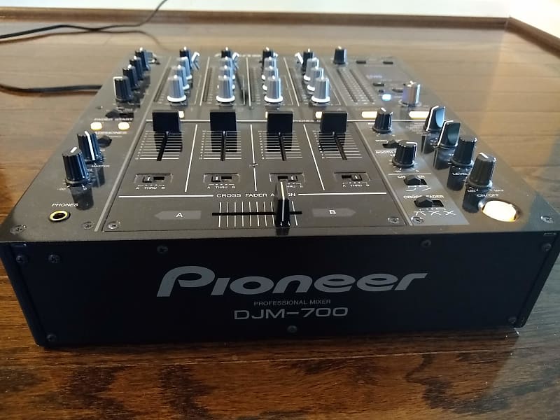 Pioneer DJM-700-K 4-channel professional digital DJ mixer (black