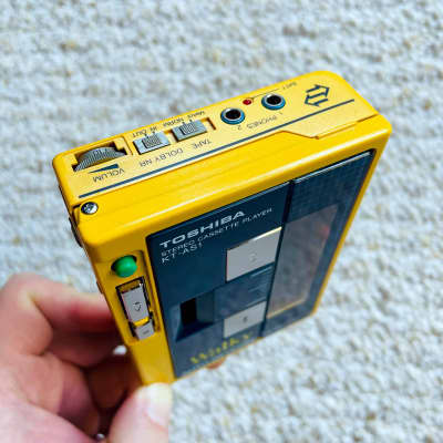 TOSHIBA KT-AS1 Walkman Cassette Player ! Super Rare Candy Yellow ! Motor Running ! image 4