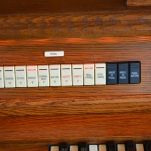Hammond 935 Classic Church Organ Medium Brown Oak image 8