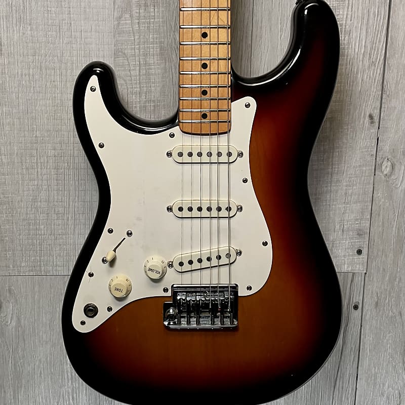 Fender Standard Stratocaster Left-Handed (1983 - 1984) image 2