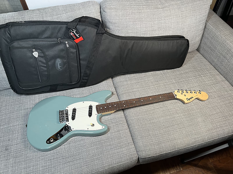 Squier Bullet Mustang 2022 Upgraded Duncan Deluxe Case Sonic Grey