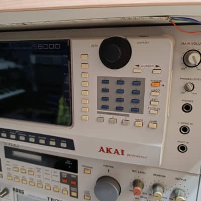 Akai S6000 V2 MIDI Stereo Digital Sampler 1999 - White