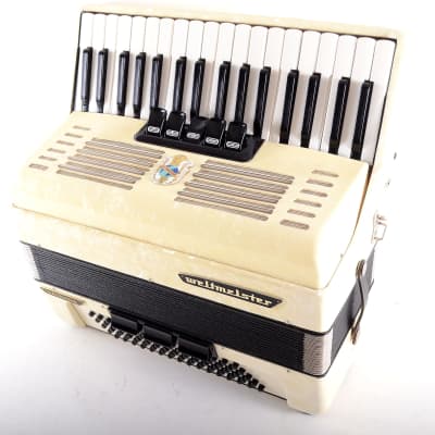 Rare German TOP Quality Accordion Weltmeister Unisella - 80 bass, 8 switches + Original Hard Case & Straps - Video image 13