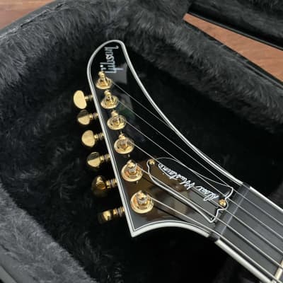 Gibson Custom Shop Dave Mustaine Signature Flying V EXP 2022 - Red Amber Burst image 4