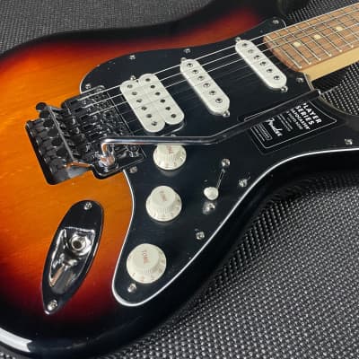 Fender Player Stratocaster w/Floyd Rose, Pau Ferro Fingerboard- 3-Color Sunburst (MX22077322) image 3