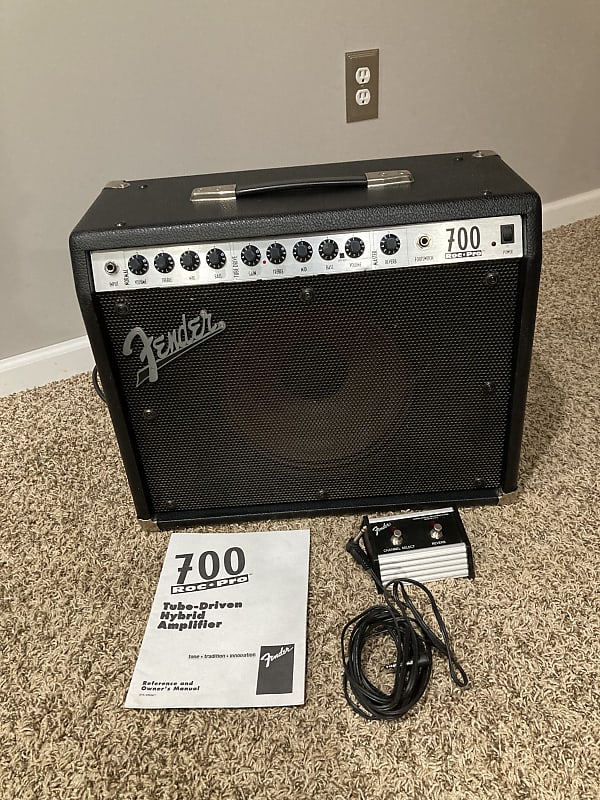 Fender Roc Pro 700 guitar combo amp w/foot switch & manual Reverb