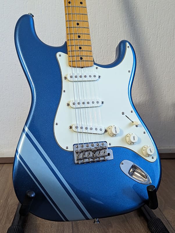 Fender Traditional 50s Stratocaster FSR 2018 - Lake Placid Blue w/ Competition Stripe image 1