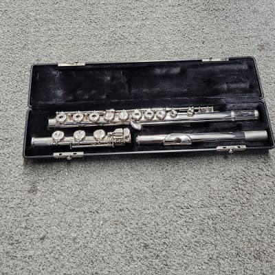 Armstrong 303 - Silver head open hole low B flute image 1
