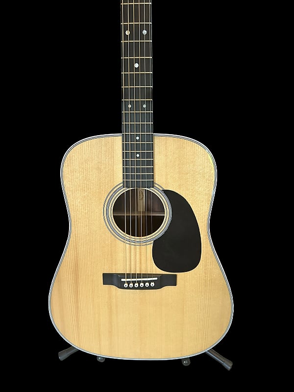 Martin D-28 Special VTS