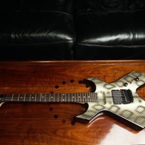 BC Rich Warlock | Grey Snakeskin | Active EMG 81TWX