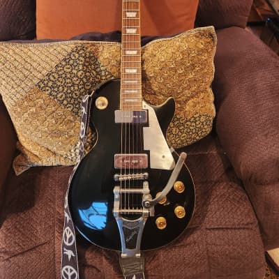 Epiphone  (Gibson)Les Paul  Neil Young standard p-90 deluxe  'Old Black 2002 - ebony black for sale
