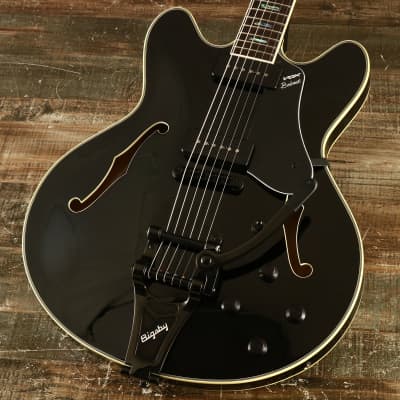 Vox Bobcat V90 with Bigsby ブラック Vox Bobcat V90 Bigsby in Black – nafiriguitar.com