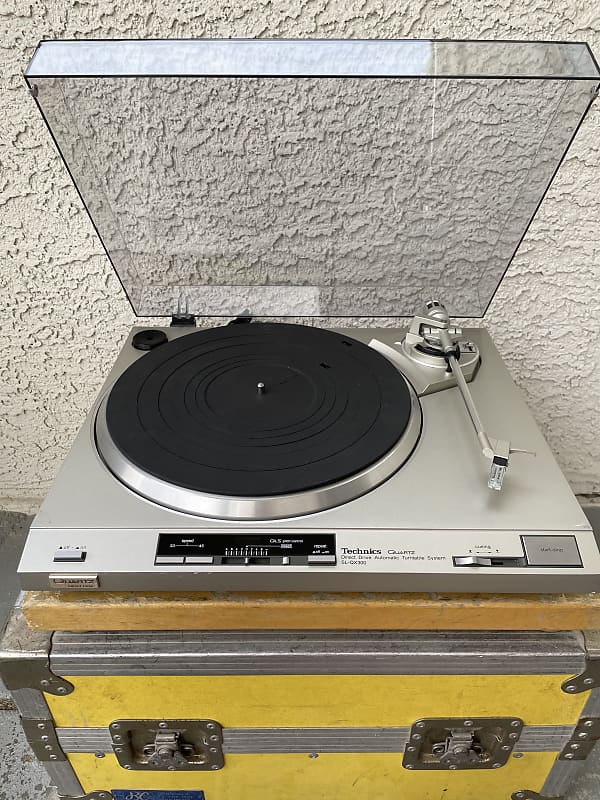 Vintage Technics SL-QX300  Stereo Turntable 1982 image 1