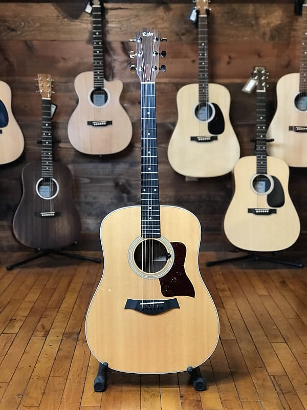 Taylor 210 Acoustic Electric Guitar Dreadnought w/ Case +