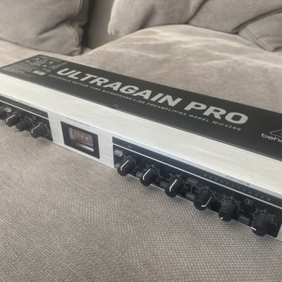 BEHRINGER☆MIC2200 | ULTRAGAIN PRO Behringer MIC2200 Ultragain Pro Tube Microphone Preamp