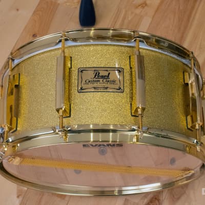 PEARL CLASSIC MAPLE 4 PIECE DRUM KIT CUSTOM MADE FOR STEVE WHITE, GOLD SPARKLE, GOLD FITTINGS image 15