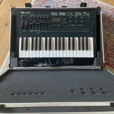 Korg Opsix 37-Key Altered FM Synthesizer  + Thomann case