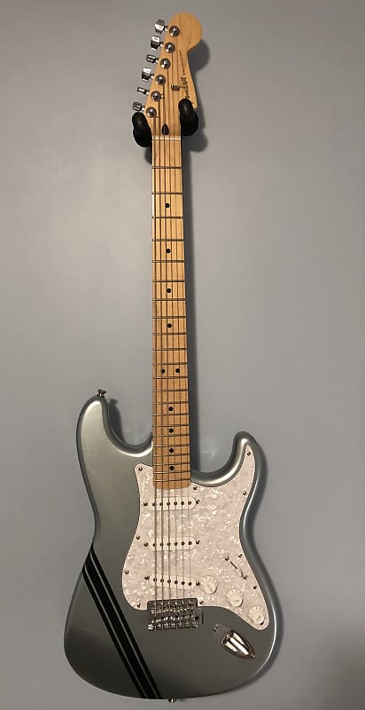 Fender Stratocaster 2019 Silver image 1