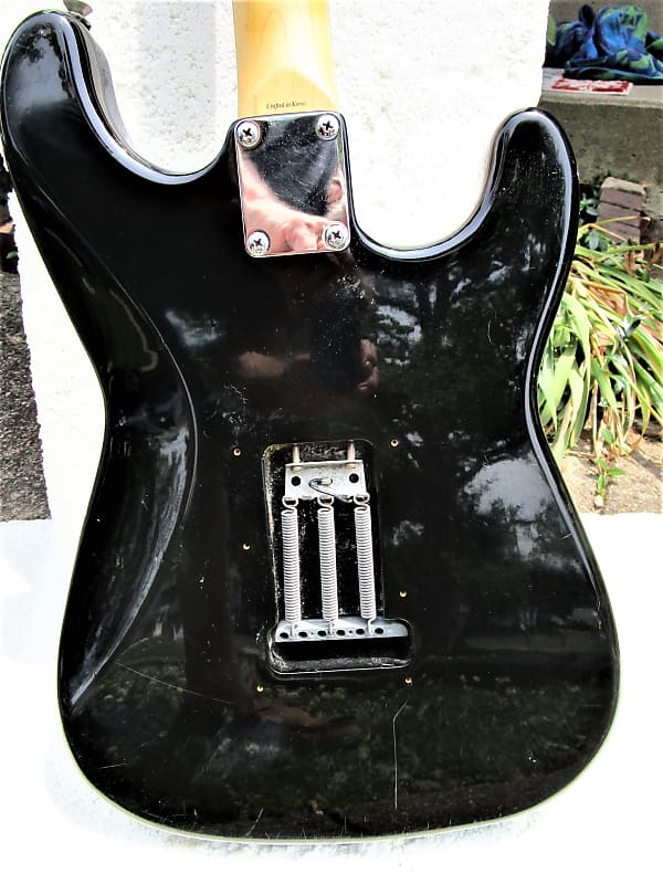 Squier Standard Stratocaster Left-Handed 1996 - 2000