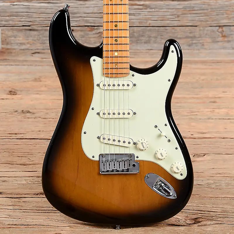Fender American Deluxe Stratocaster V-Neck 2004 - 2010 image 4