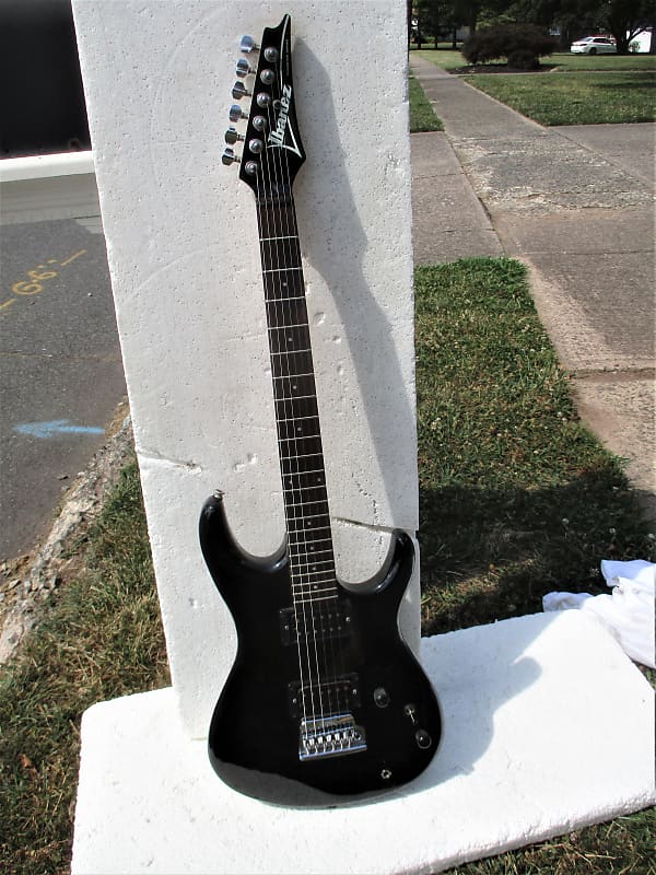 Immagine Ibanez Roadstar RG 100 Guitar, 1997, Korea,  Black Finish.  Sleek Neck,  Plays &  Sounds Good - 1
