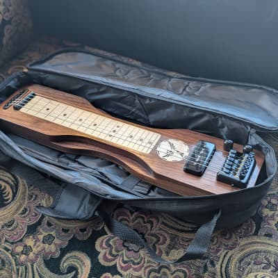 Calico Guitars Headless Lap Steel 2025 - Walnut and Maple - Lollar P90 Pickup - 20" Scale - With Padded Gig Bag image 6
