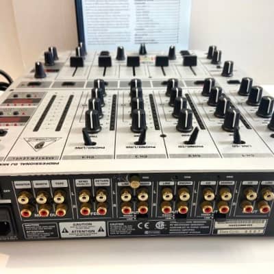 Console DJ Professionnelle 5 Canaux Mixer BEHRINGER DJX700 | Reverb
