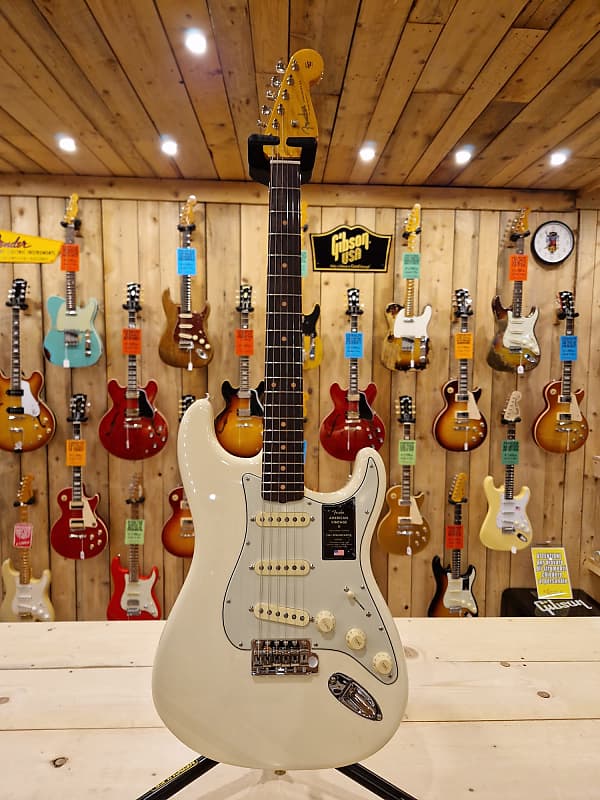 FENDER American Vintage II 1961 Stratocaster, Rosewood