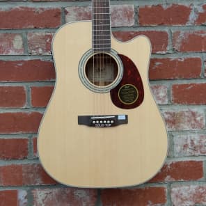 Cort MR710F NAT Solid Sitka Spruce/Mahogany Dreadnought Cutaway with Electronics Natural Glossy