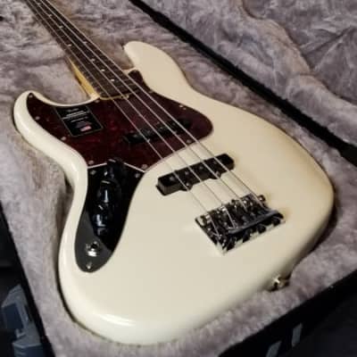 Fender American Professional II Jazz Bass Left-Hand, Rosewood FB, Olympic White, w/HSC image 2