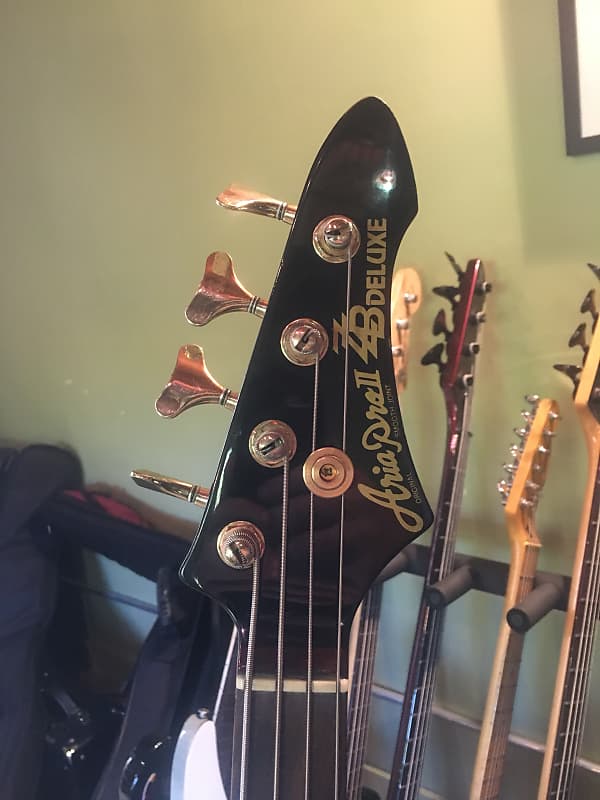 ベース Aria 1981 Aria Pro II ZZB Deluxe Explorer-style Bass with