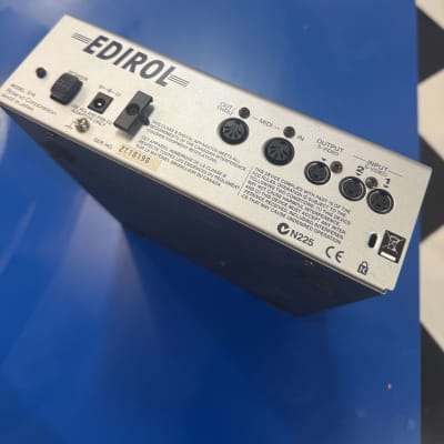 Roland Edirol V-4: Four Channel Video Mixer Switcher and effects image 5