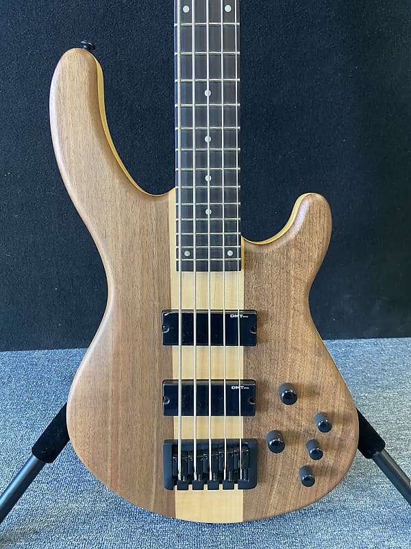 Dean Edge Select  5 String  Bass Walnut Satin  Natural  New! image 1