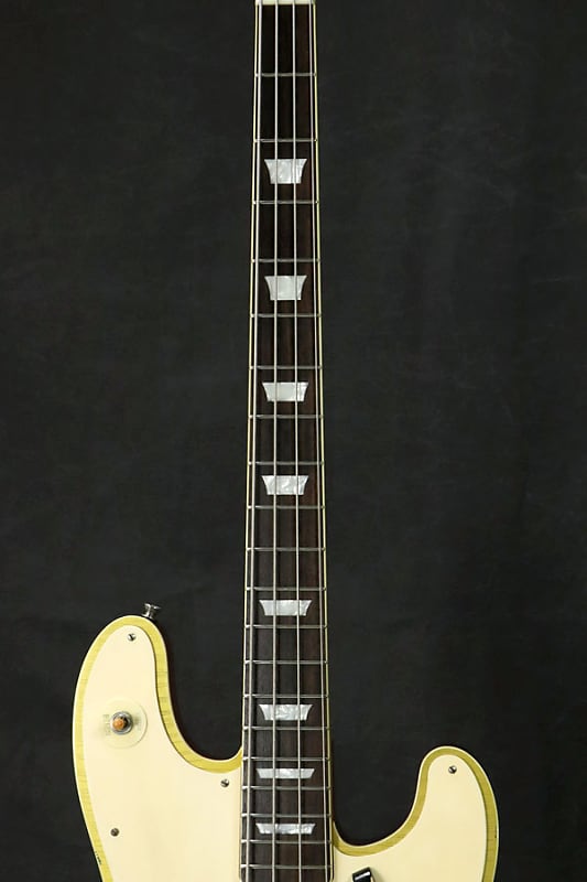 Bruno Guitars Telebird Bass Brass Powder Gold - Free