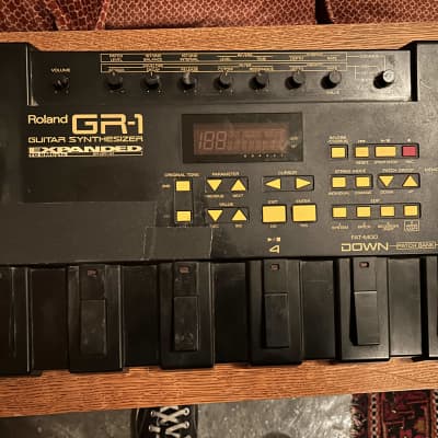 Roland GR-1 Guitar Synthesizer 1992 - 1996 Black