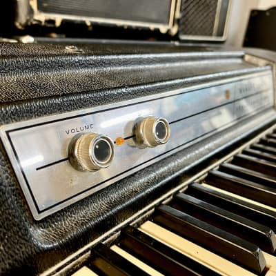 Wurlitzer 200A 64 klavišų elektrinis pianinasWurlitzer 200A 64 klavišų elektrinis pianinas  