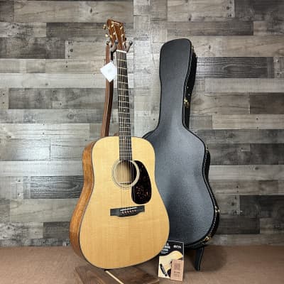 Martin D-18 Modern Deluxe Acoustic Guitar - Natural w/ Martin Deluxe Hardshell Case for sale