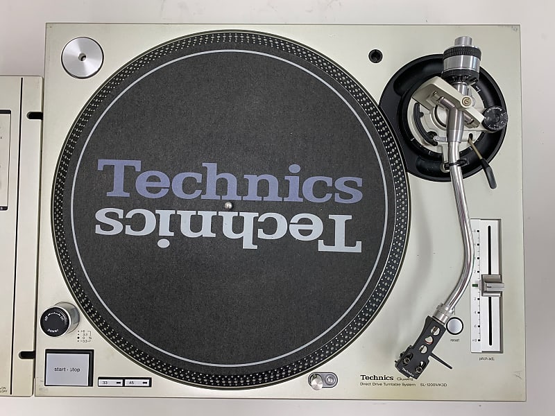 2 Technics SL-1200 MK3D DJ Turntable & Technics SH-DJ1200 