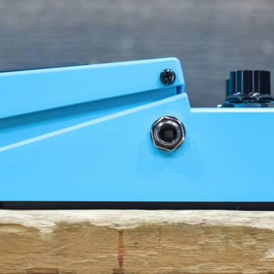 Boss CE-2w Chorus Waza Craft Special Edition Chorus and Vibrato Effect Pedal image 5