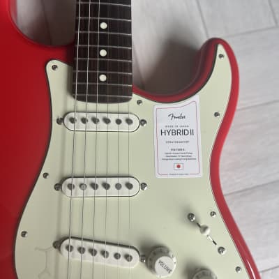Immagine Fender MIJ Hybrid II Stratocaster with Rosewood Fretboard 2023 - Modena Red - 4