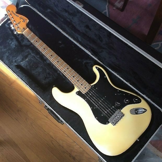 Original vintage Fender Stratocaster 1979 Olympic White hardtail