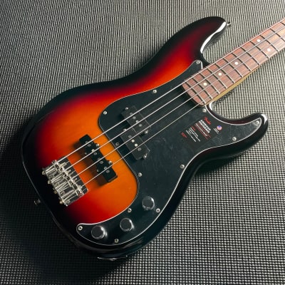 Fender American Performer Precision Bass, Rosewood- 3-Color Sunburst (US23092945) image 2