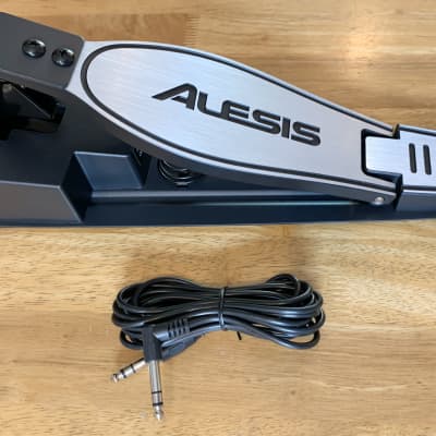 Alesis nitro mesh kit deals hi hat pedal