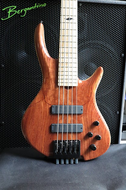 Roscoe headless bass top