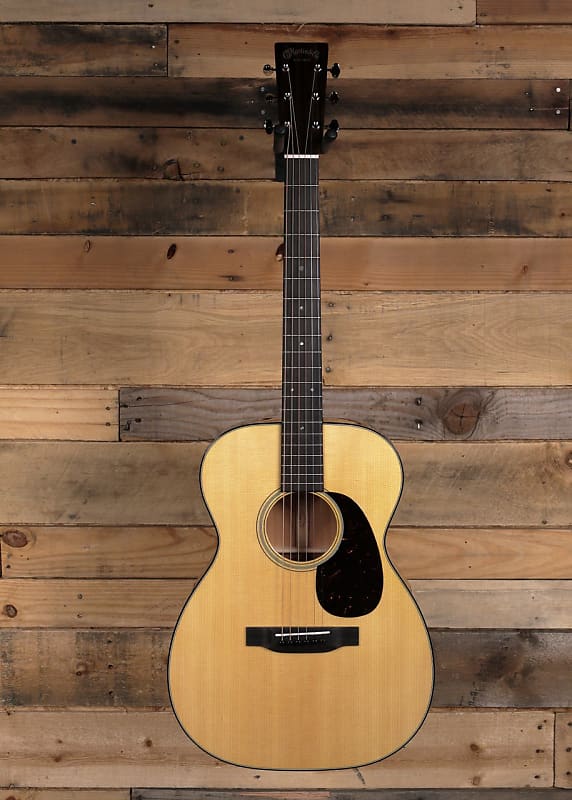 Martin ooo-18 Standard　美品 Amazon.com: Martin Guitar Standard Series Acoustic Guitars