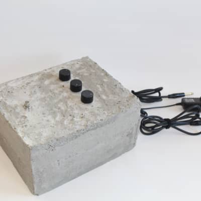 Electro-Harmonix Big Muff Pi In Concrete Block image 2