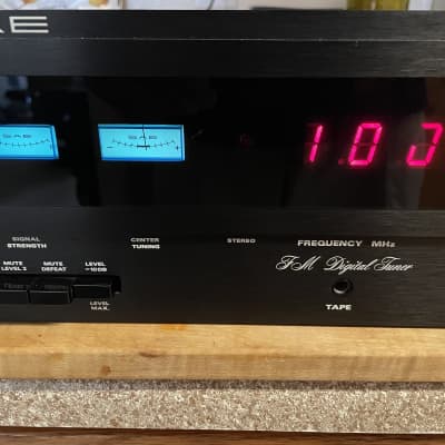 Vintage SAE 8000 FM Digital Stereo Tuner 1977 image 2